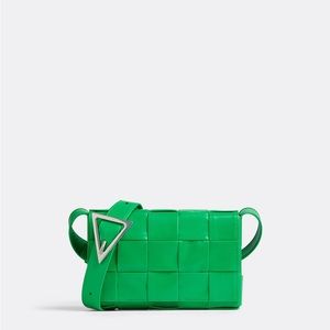 NEW AUTHENTIC BOTTEGA VENETA Medium Cassette Intreccio leather cross-body bag